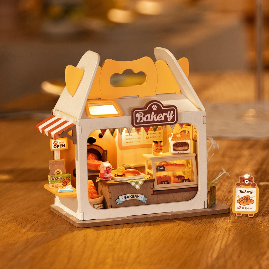 Teddy's Breadbox - DIY Miniature House with Light