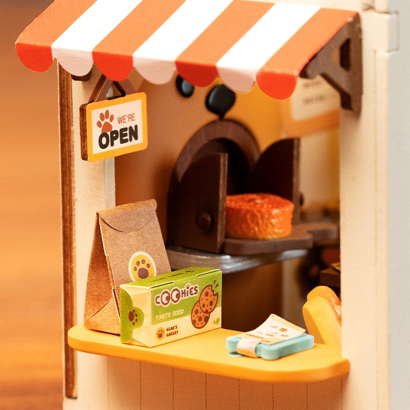 Teddy's Breadbox - DIY Miniature House with Light