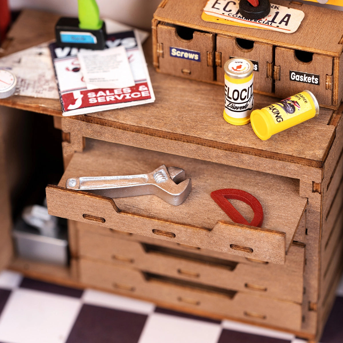 Garage Workshop - DIY Miniature House with Light